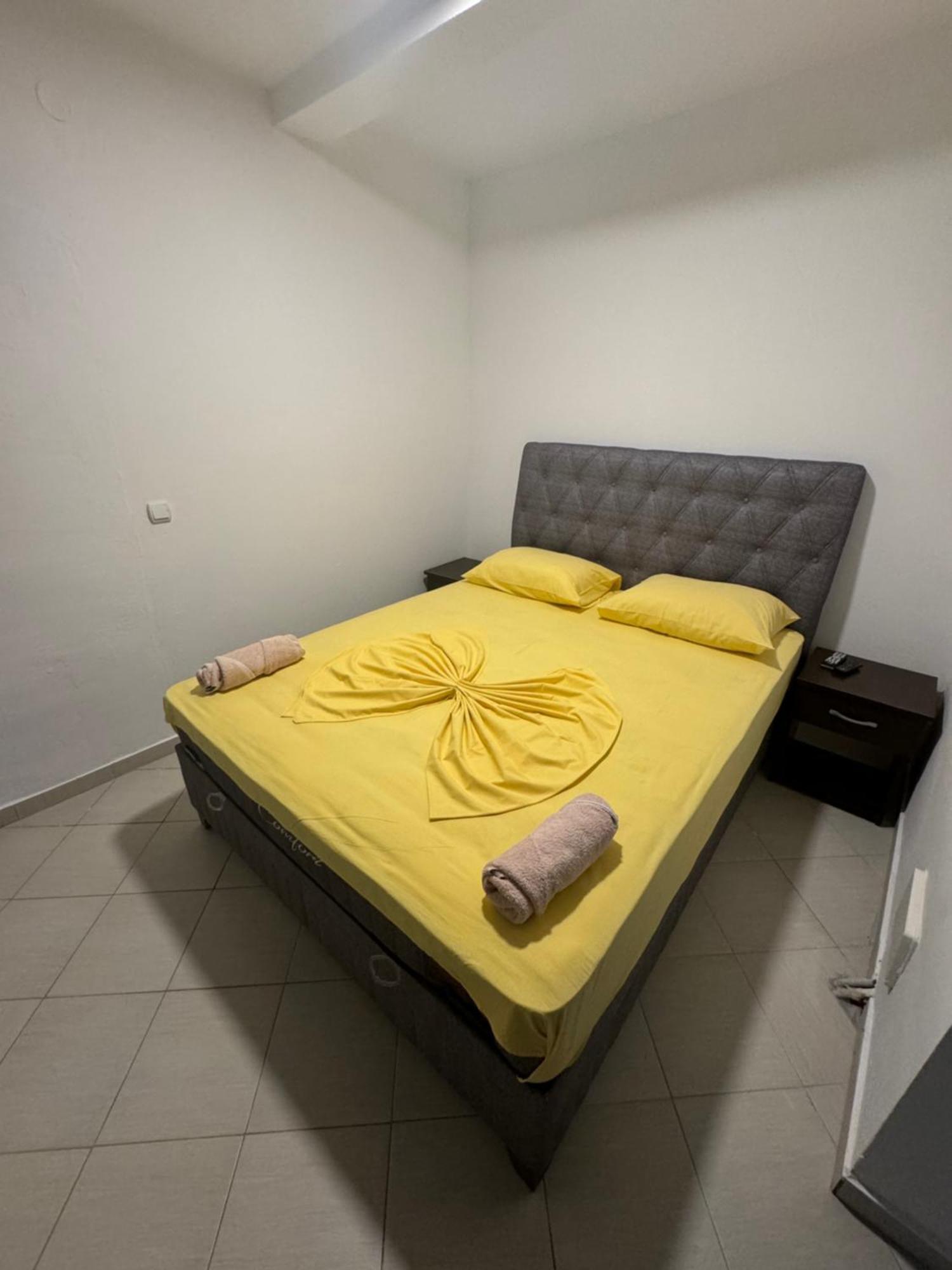 Etna Apartments Улцинь Экстерьер фото