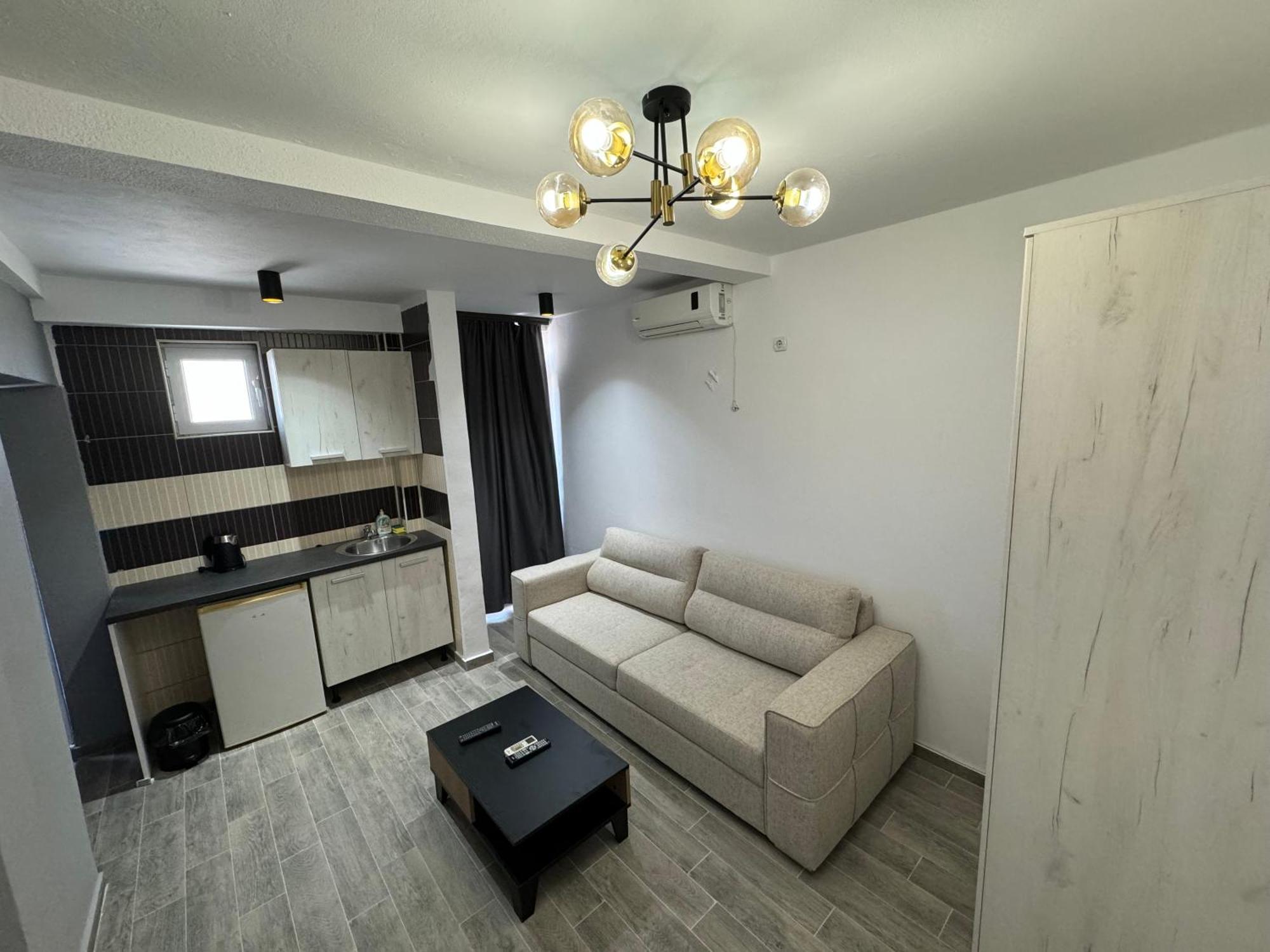 Etna Apartments Улцинь Экстерьер фото