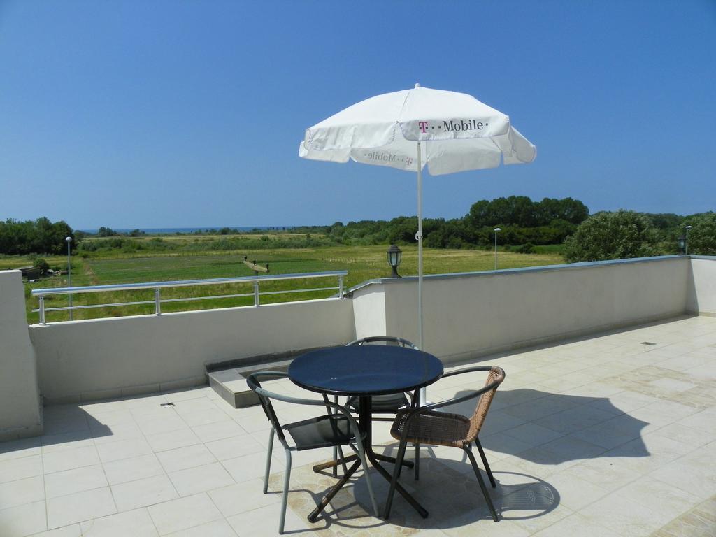 Etna Apartments Улцинь Экстерьер фото