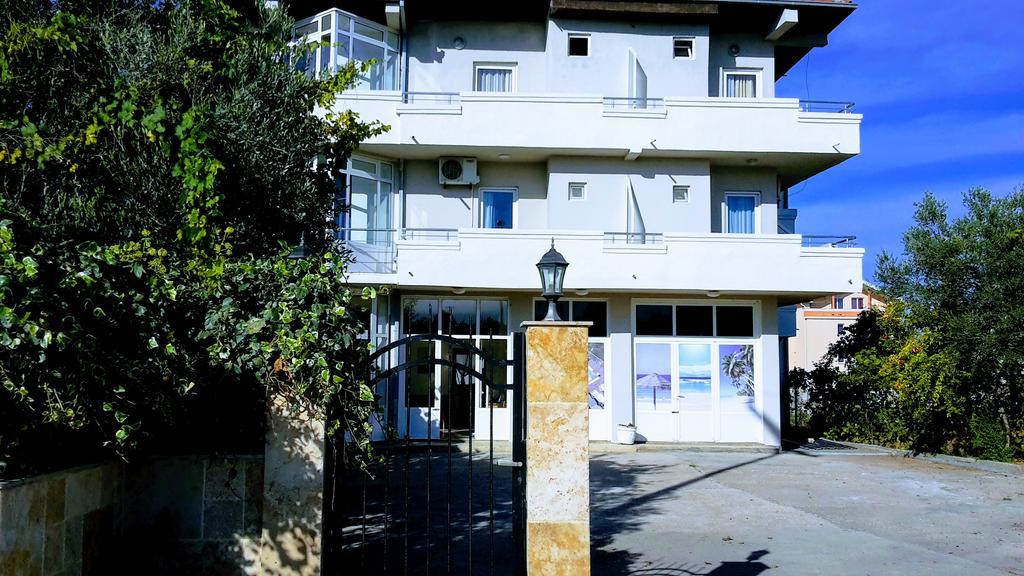 Etna Apartments Улцинь Экстерьер фото