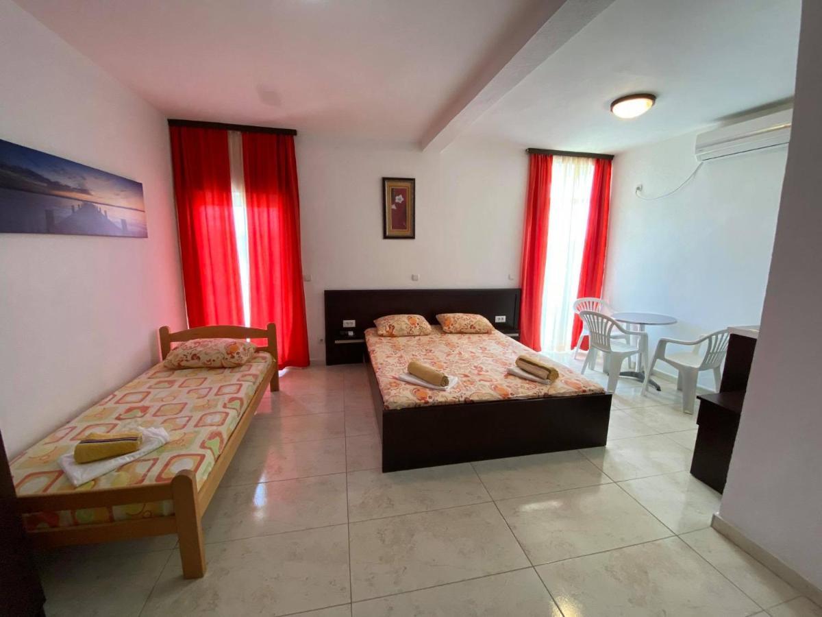 Etna Apartments Улцинь Экстерьер фото