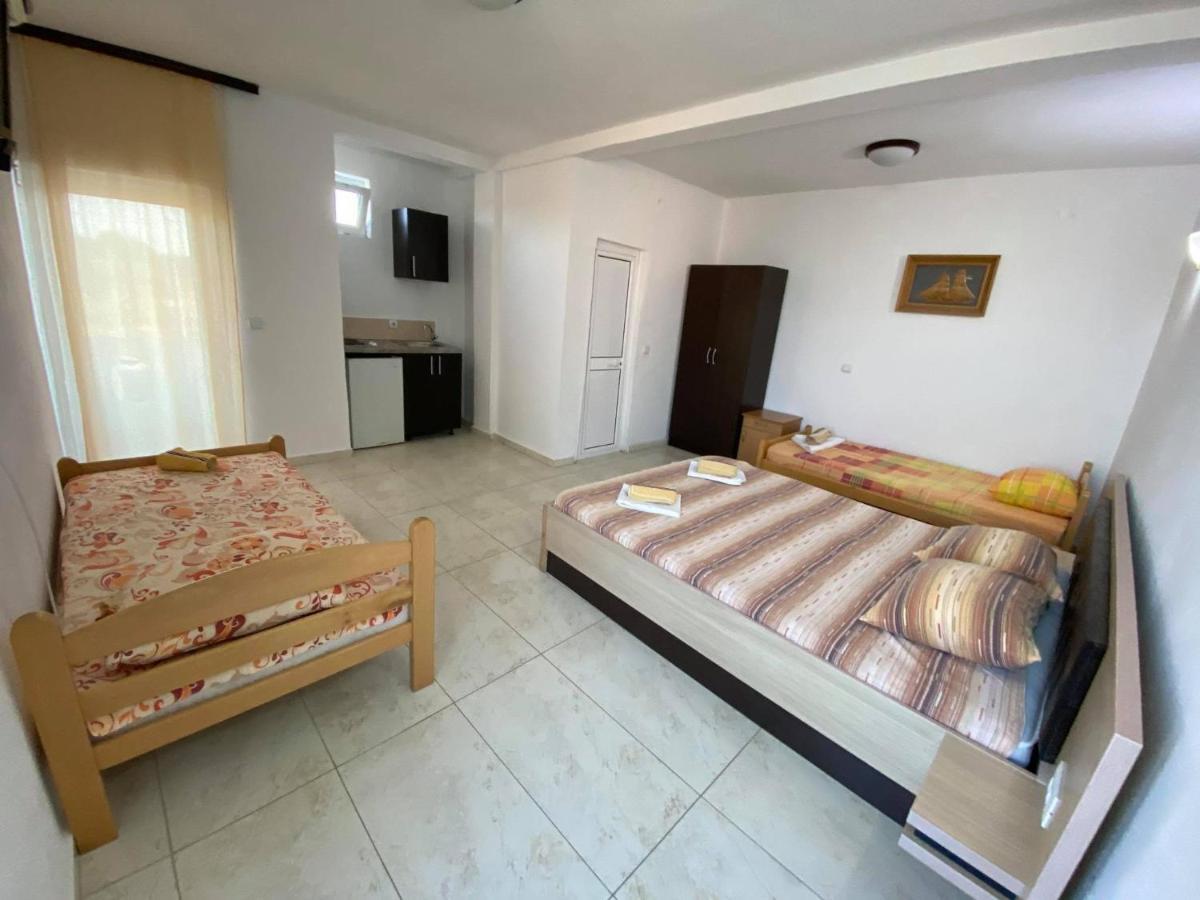 Etna Apartments Улцинь Экстерьер фото